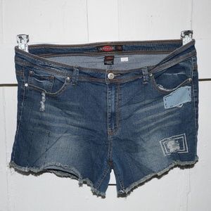 Ultra love womens cut off shorts size 22 -896-